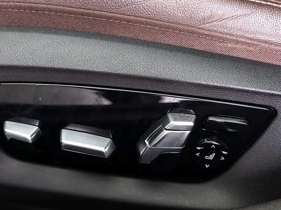 BMW 5 Series 2022 — Photo 20/20