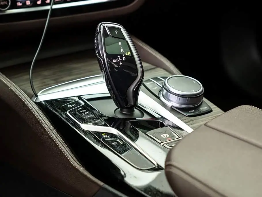 BMW 5 Series 2022 — Photo 15/20