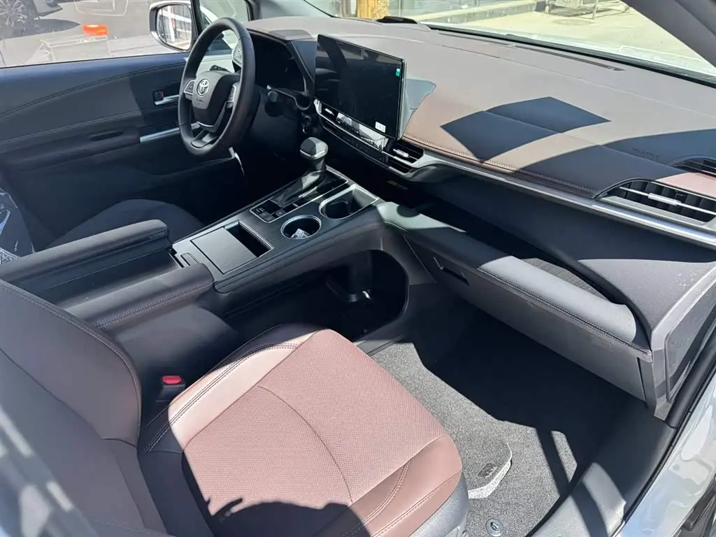Toyota Granvia 2026 — Şəkil 8/13