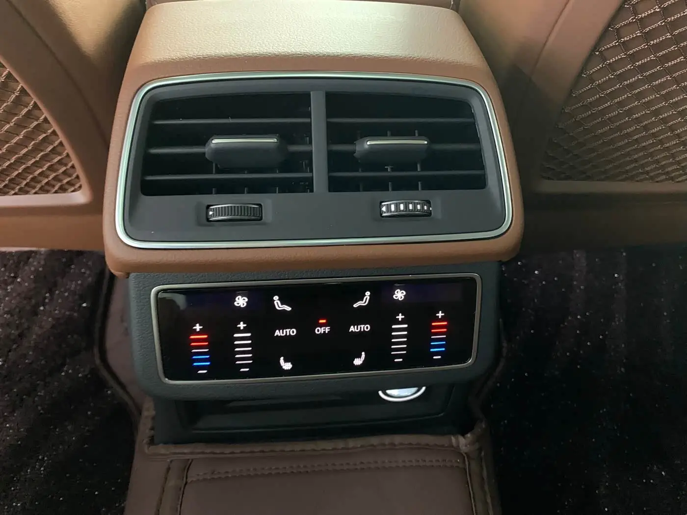 Audi A6L 2023 — Photo 9/20