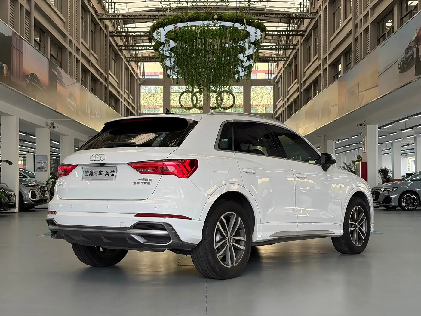 Audi Q3 2023 — Şəkil 7/18