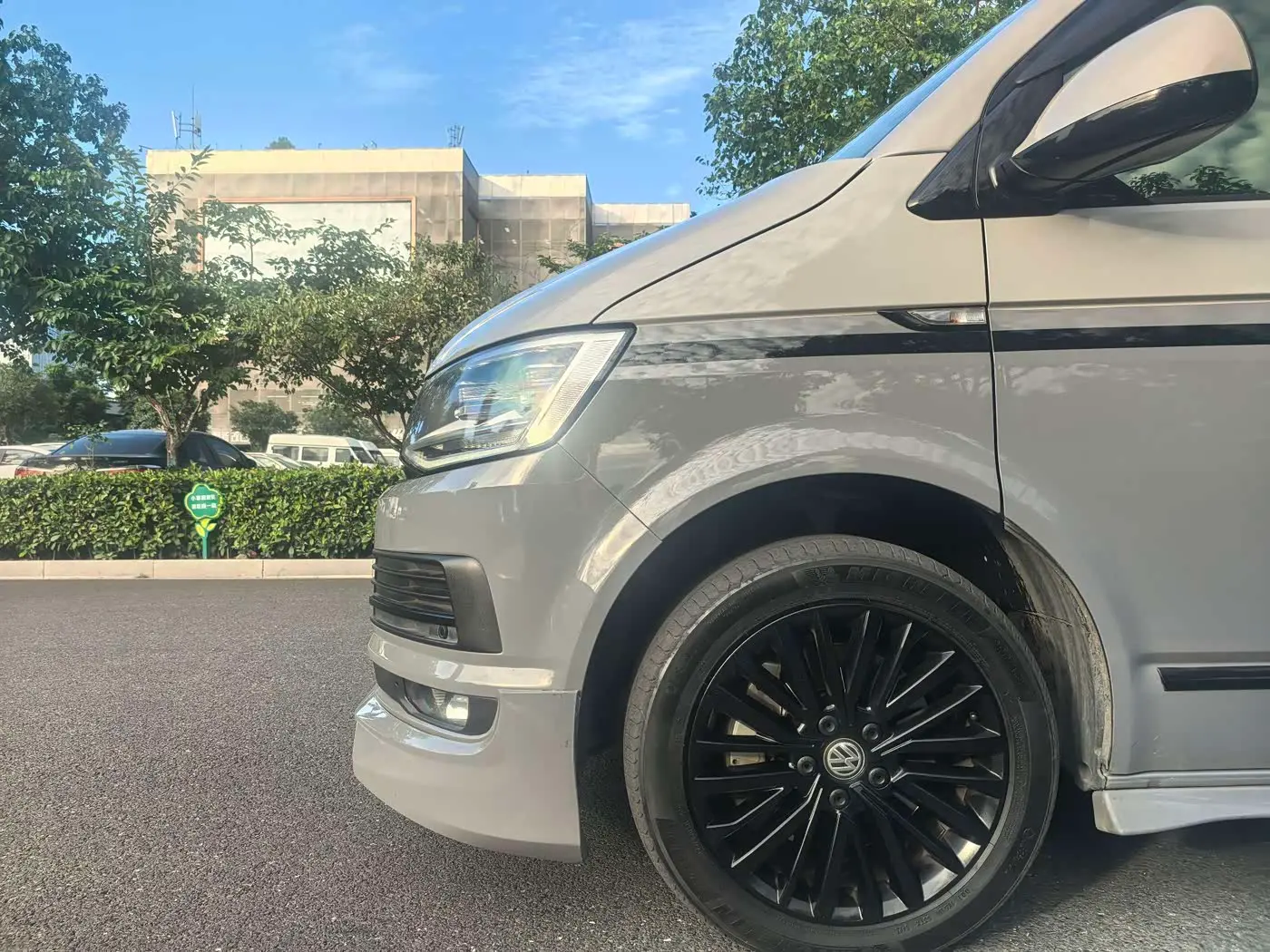 Volkswagen Multivan 2019 — ფოტო 3/16