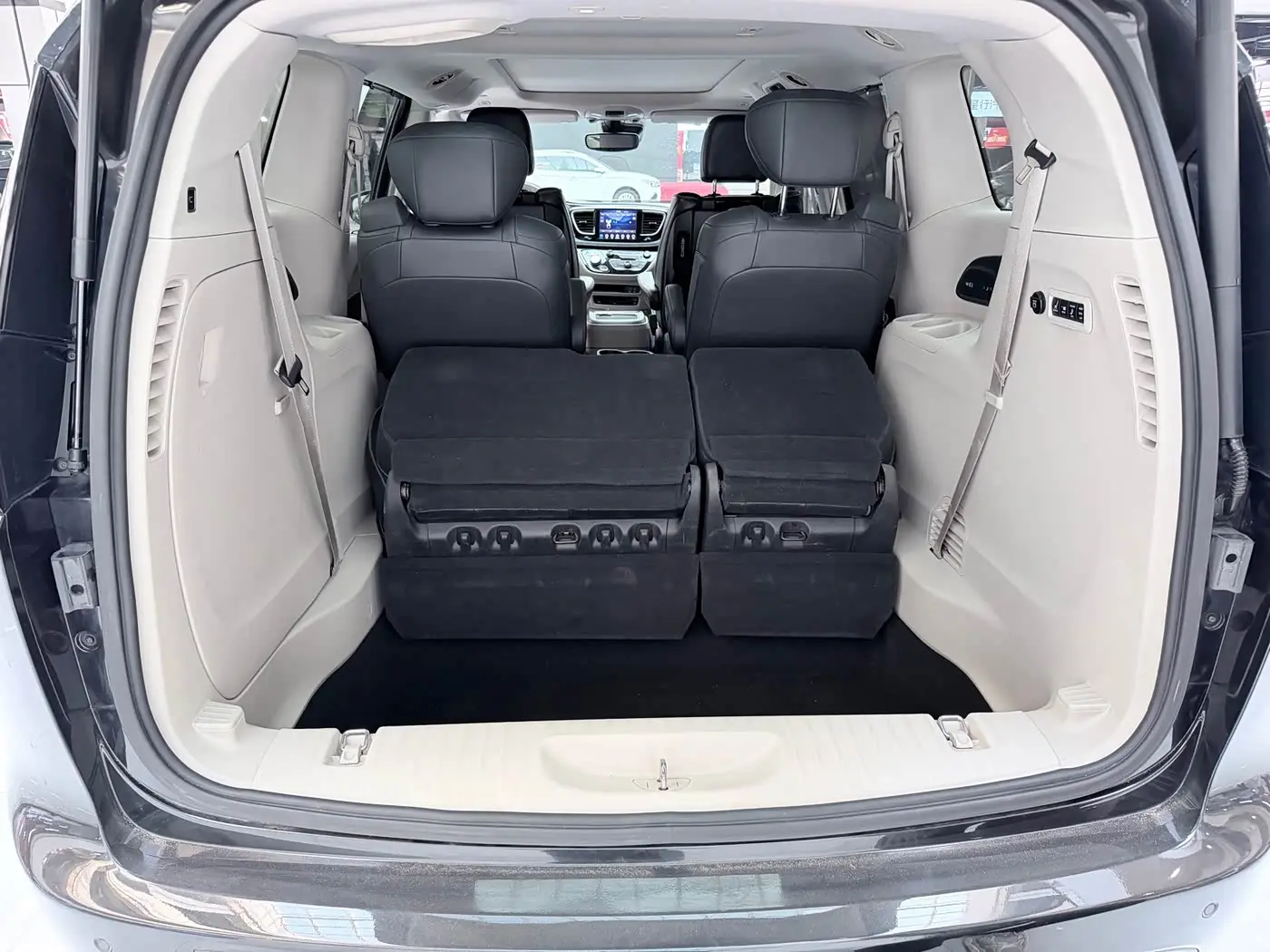 Chrysler Grand Voyager 2019 — Photo 15/20