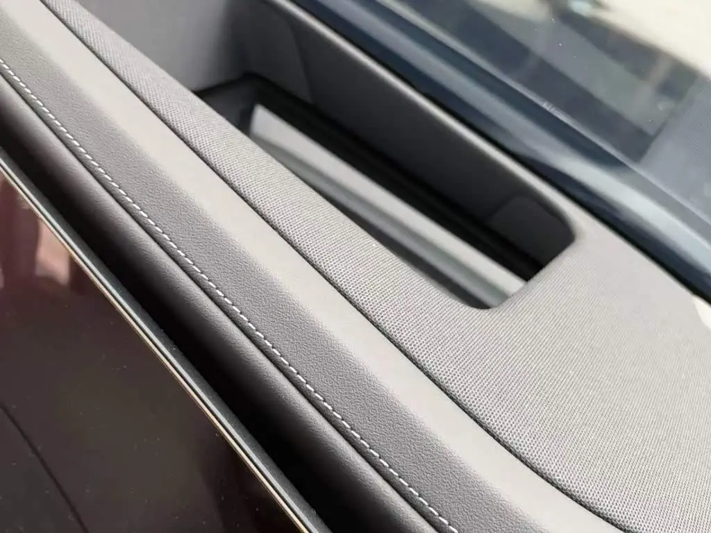 BMW 7 Series 2024 — Photo 6/10