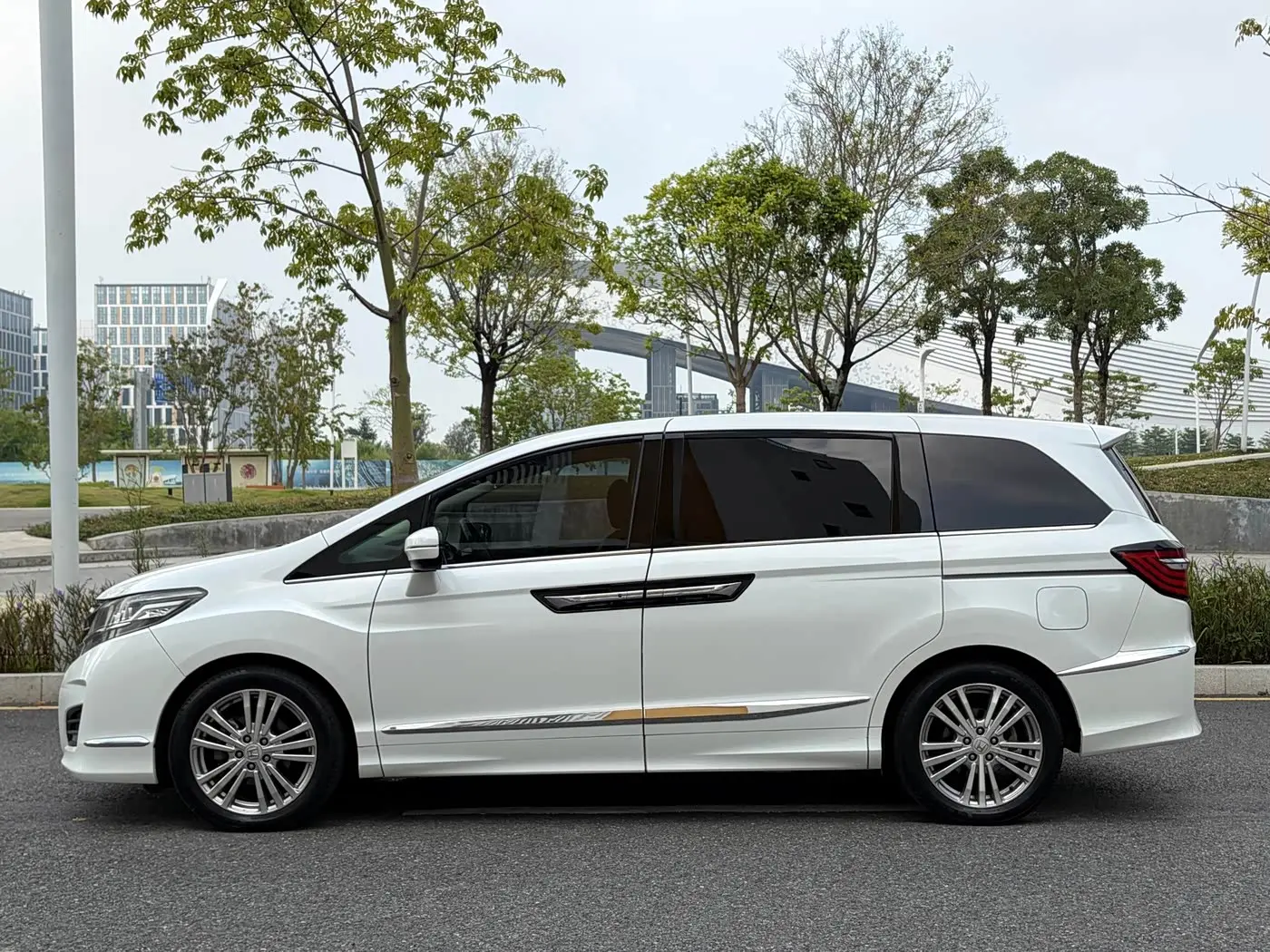Honda Elysion 2018 — Фото 4/20
