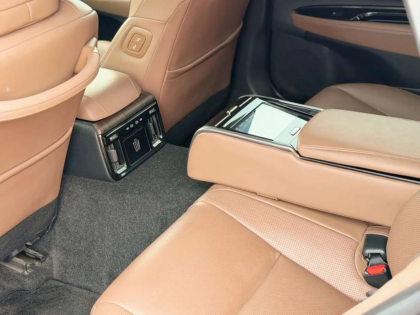 Toyota Crown 2024 — Photo 13/18