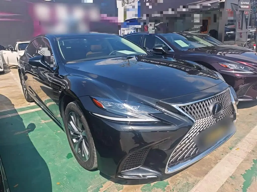 Lexus LS 2020 — Photo 3/19