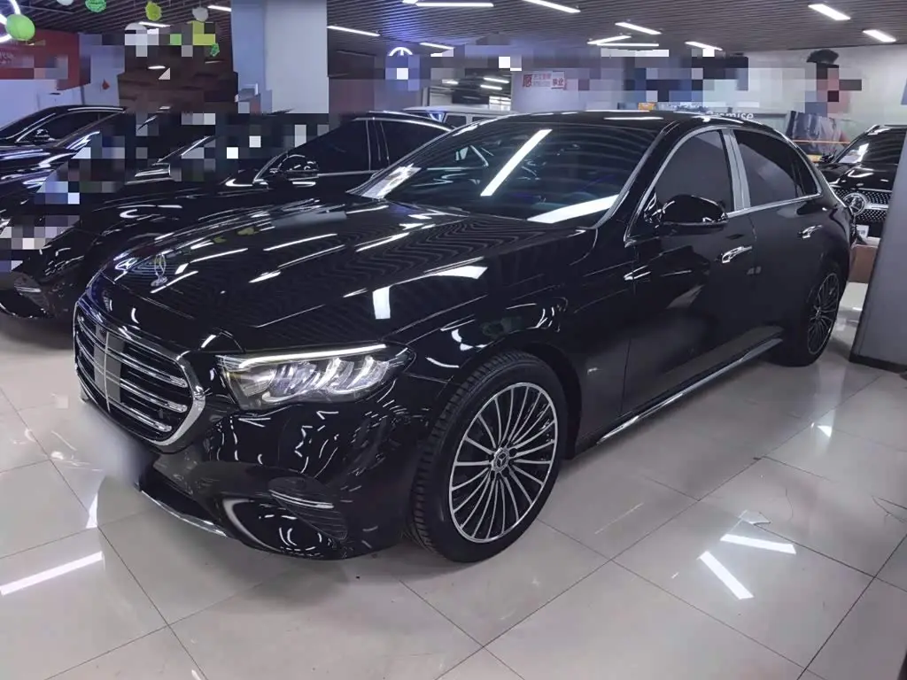 Mercedes-Benz E-Class 2024 — Photo 4/12