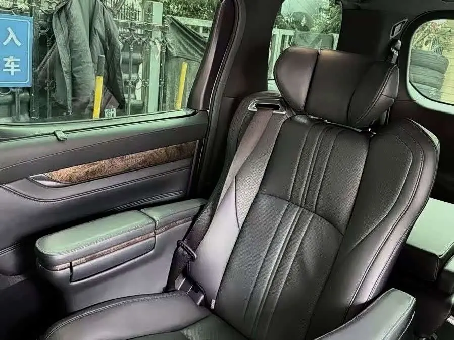 Toyota Vellfire 2021 — Photo 4/7