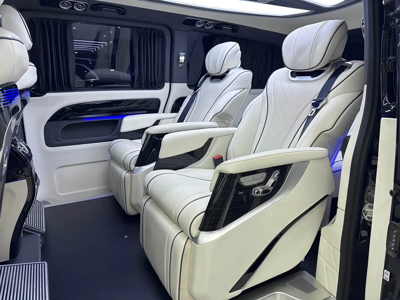 Mercedes-Benz Vito 2024 — Photo 11/20