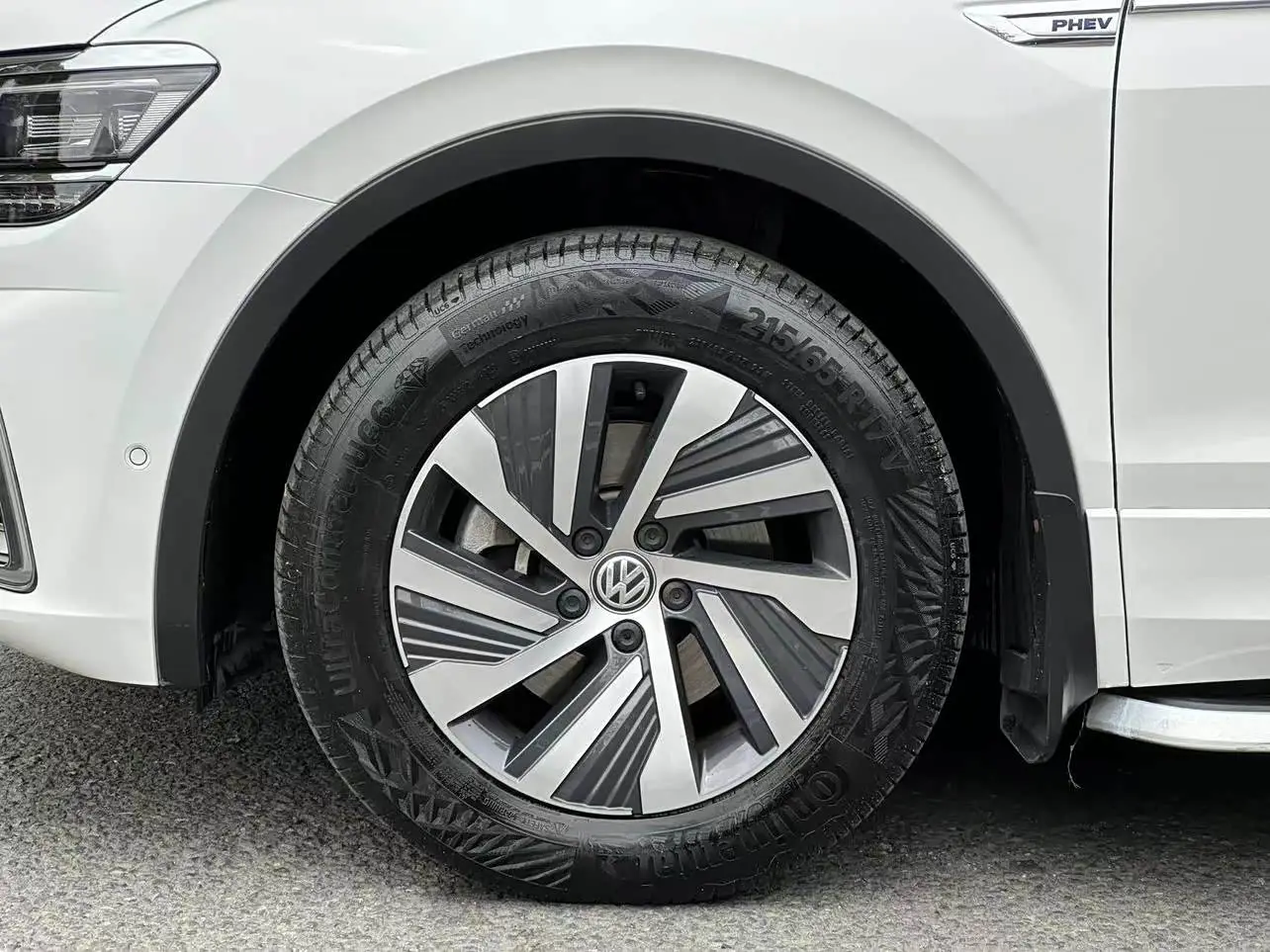 Volkswagen Tiguan L PHEV 2021 — Photo 18/18