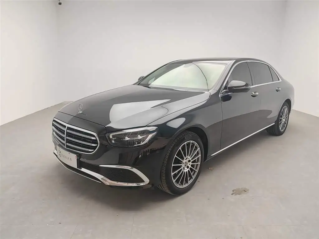 Mercedes-Benz E-Class 2022 — Фото 1/18
