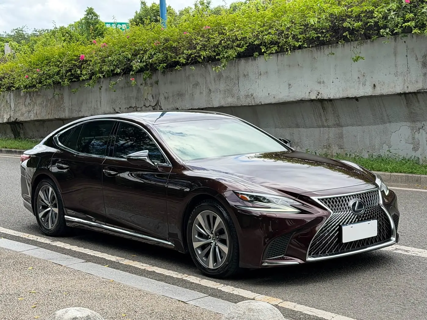 Lexus LS 2019 — Photo 3/19