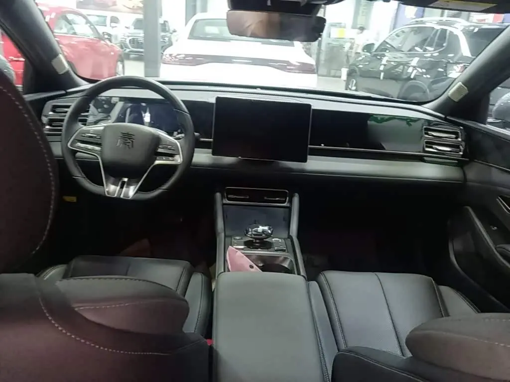 BYD Qin L 2025 — Photo 10/20