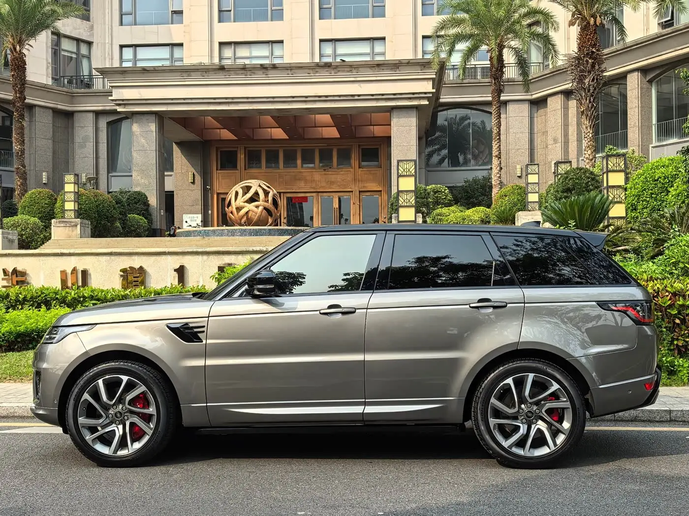 Land Rover Range Rover Sport 2018 — Photo 4/18