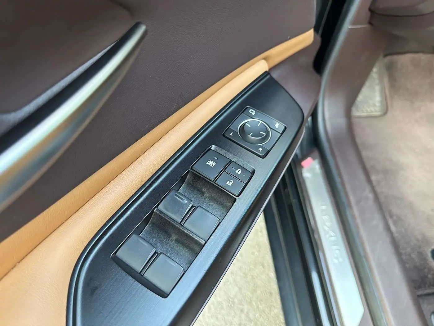 Lexus ES 2020 — Фото 10/20