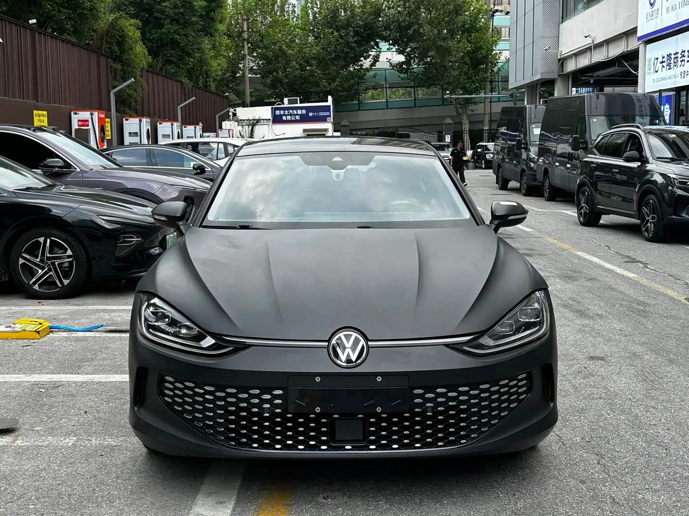Volkswagen Lamando 2022 — Photo 1/16