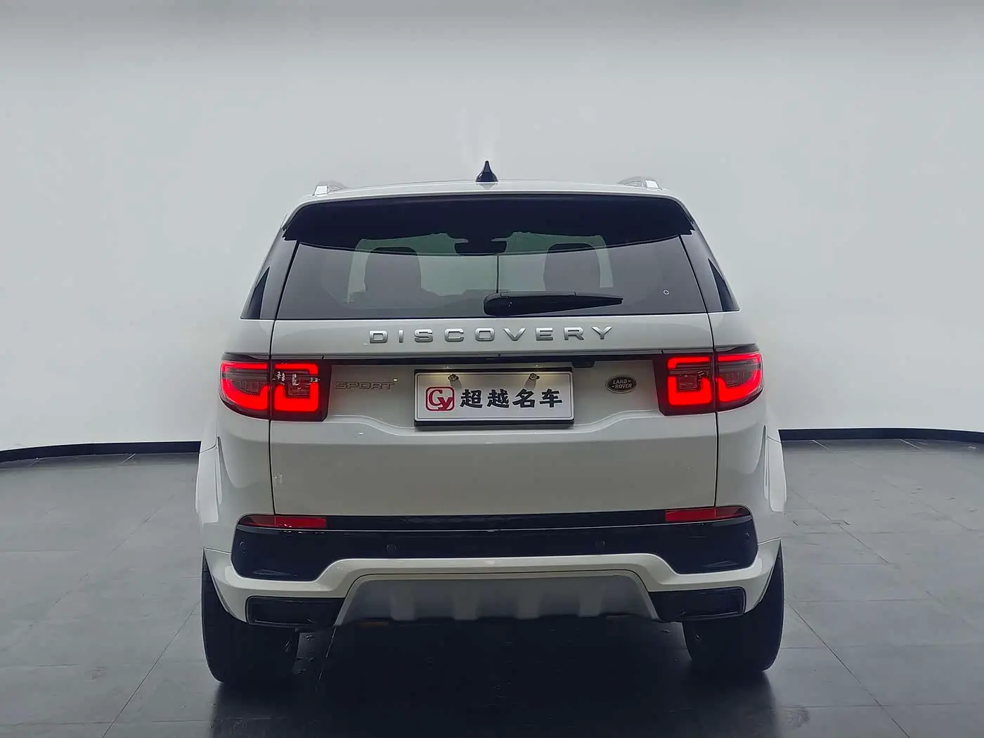Land Rover Discovery Sport 2024 — Фото 15/16