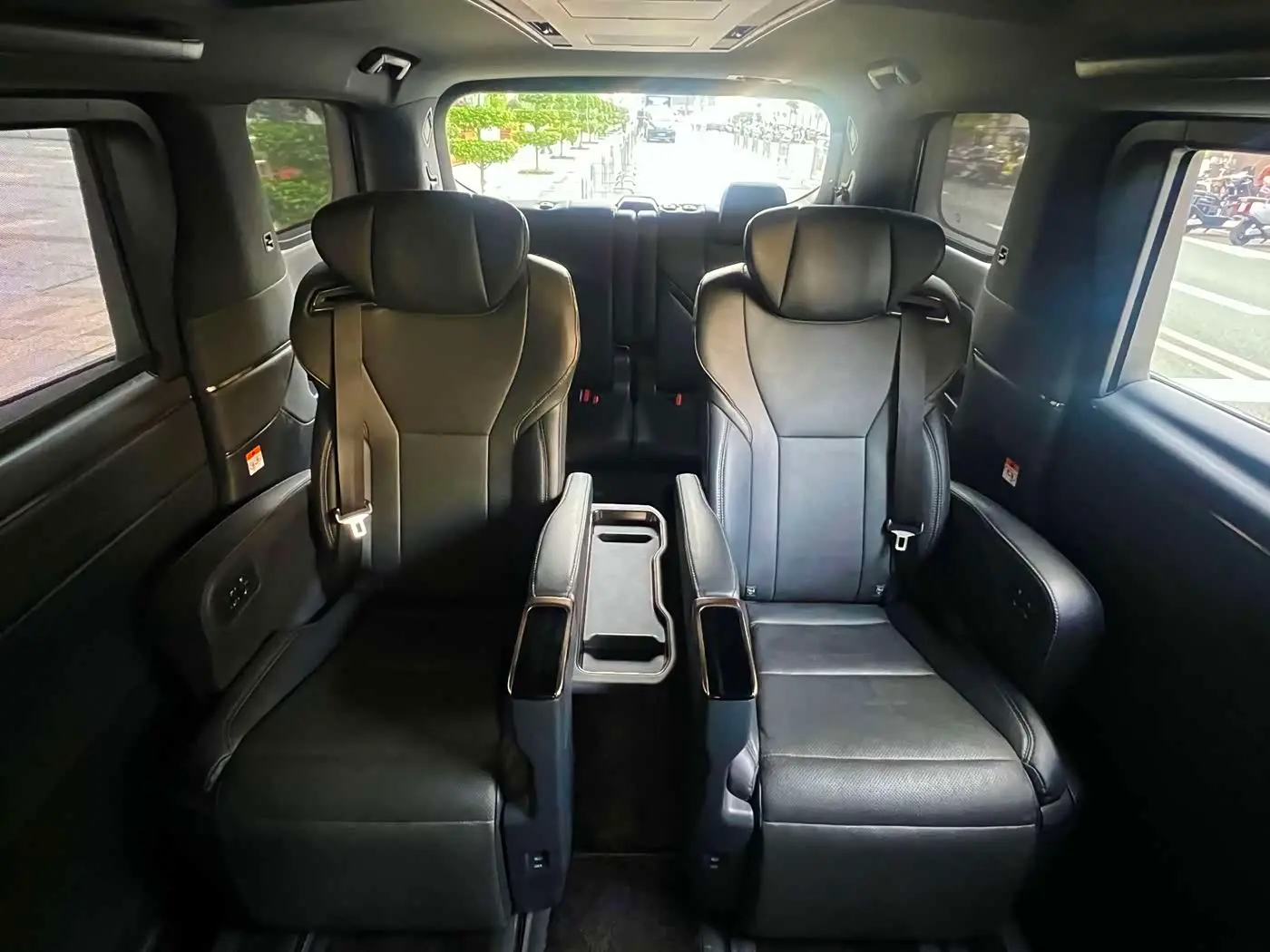 Toyota Alphard 2026 — Фото 11/11