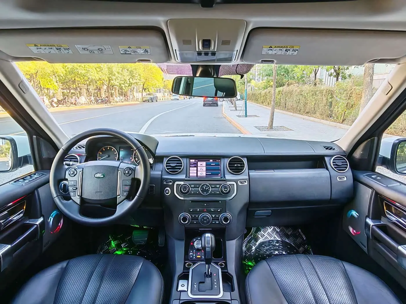 Land Rover Discovery 2012 — Photo 7/20