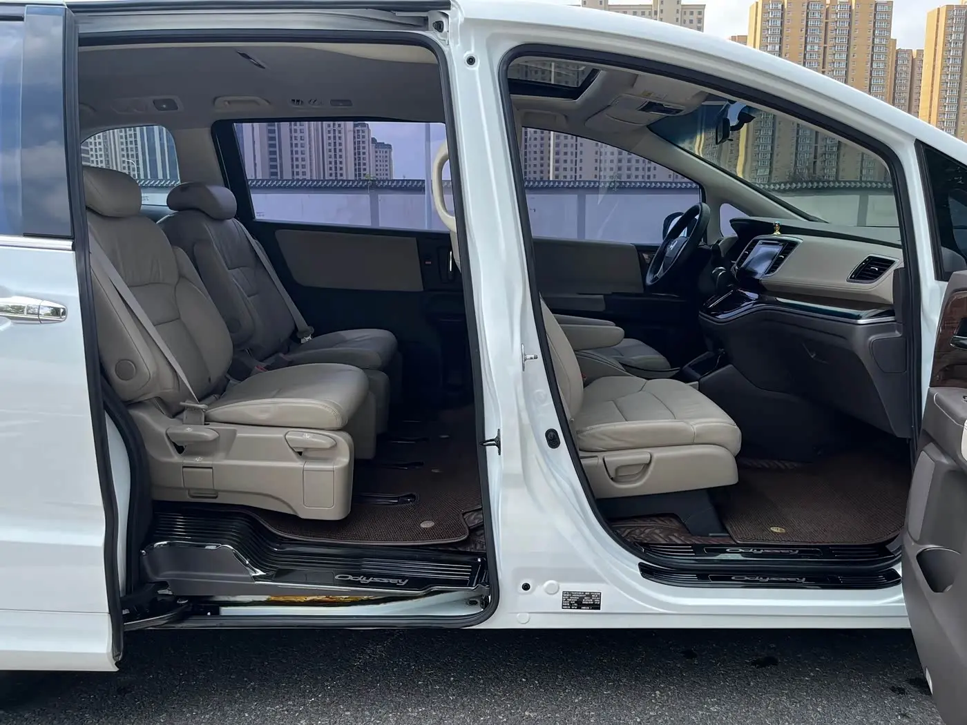 Honda Odyssey 2018 — Şəkil 13/18