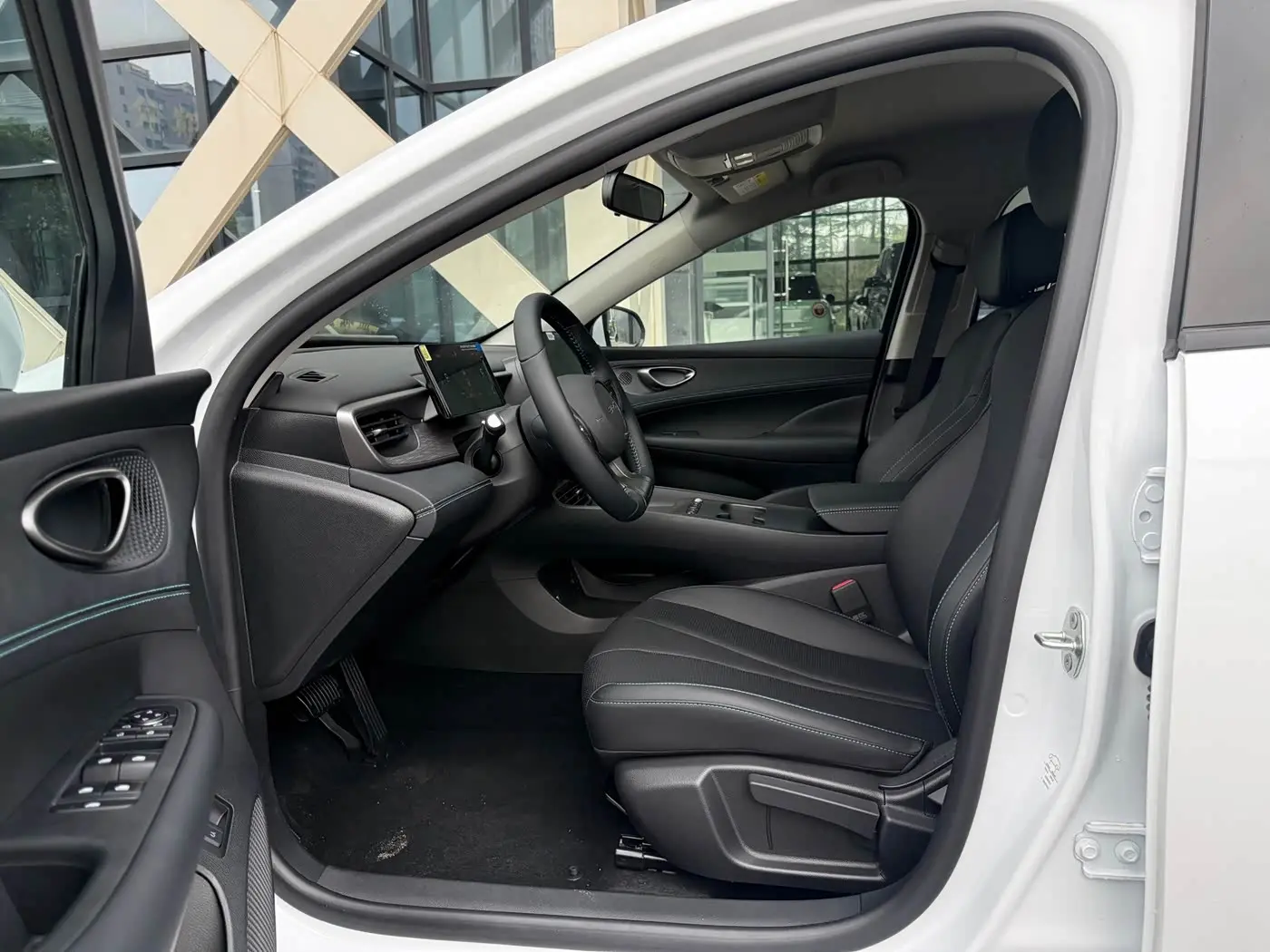 BYD Hai Bao 05 DM-i 2026 — Photo 4/19