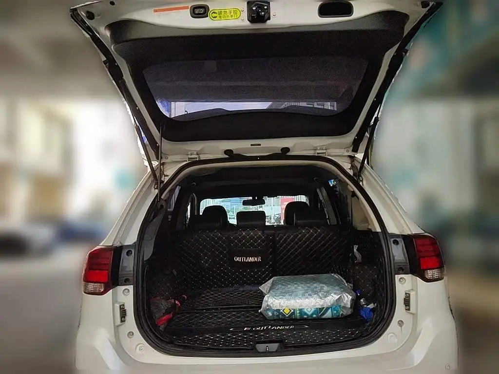 Mitsubishi Outlander 2021 — Photo 20/20
