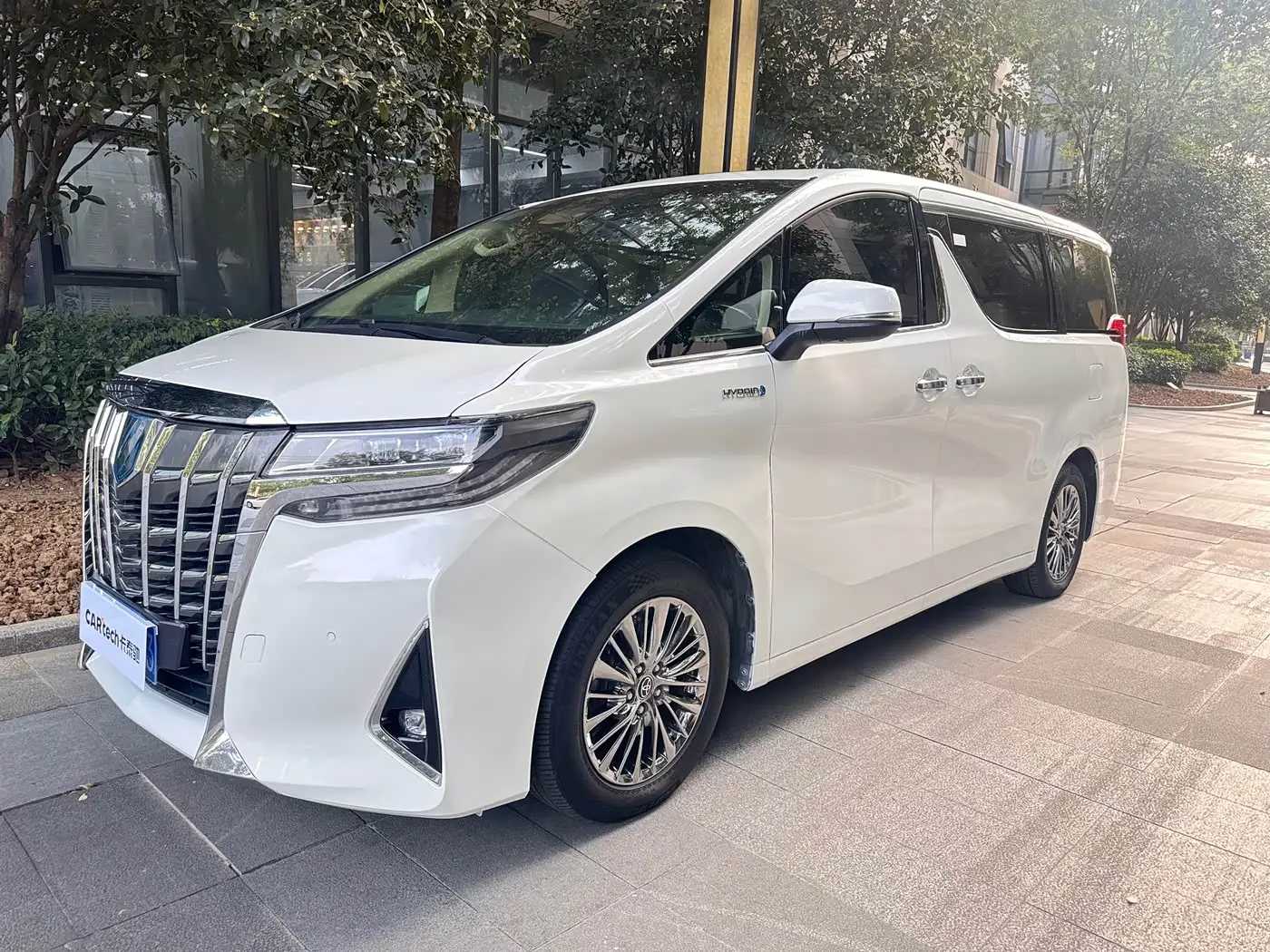 Toyota Alphard, 2021
