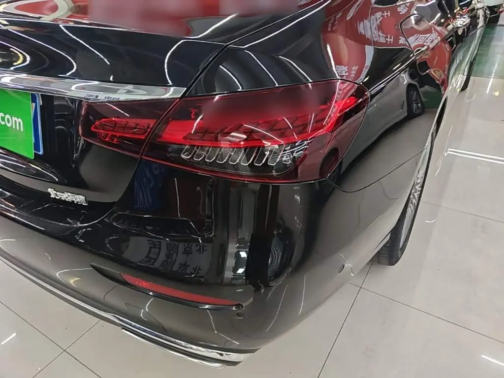 Mercedes-Benz E-Class 2021 — Photo 7/19