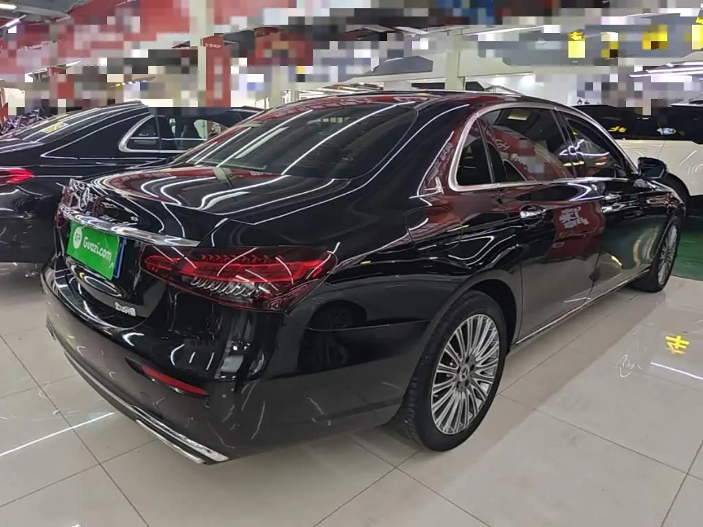 Mercedes-Benz E-Class 2021 — Photo 6/19