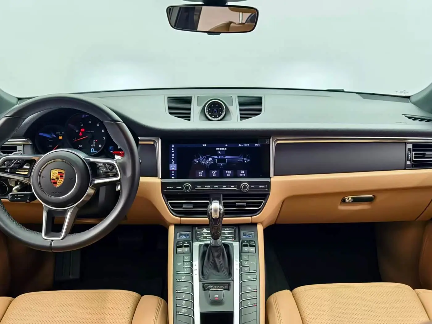 Porsche Macan 2021 — Photo 10/14