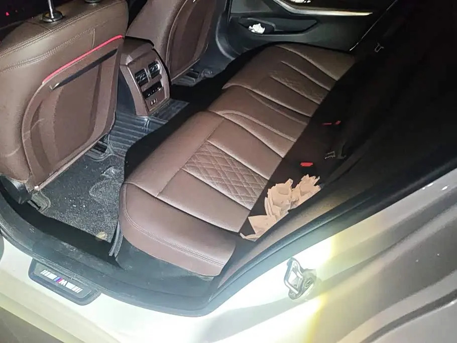 BMW 3 Series 2023 — Photo 11/16
