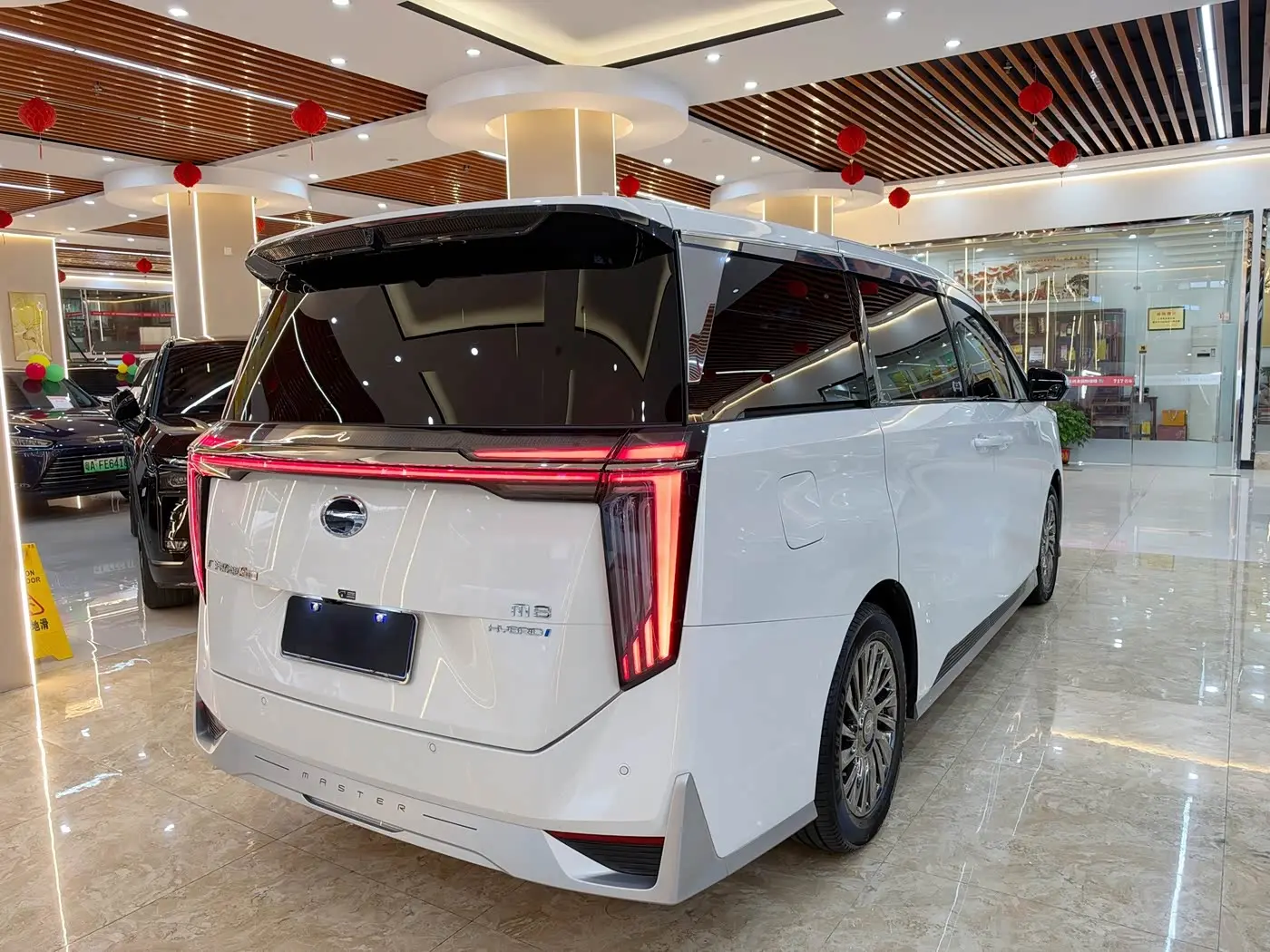 GAC Trumpchi Trumpchi M8 2023 — Photo 4/19