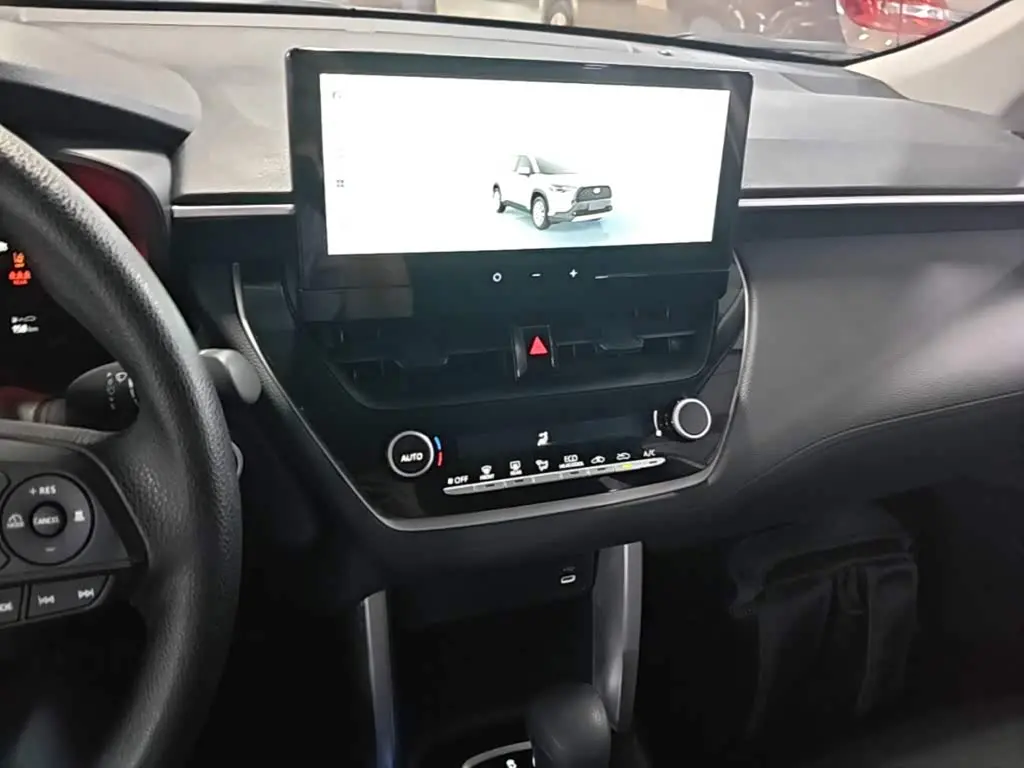 Toyota Corolla Cross 2024 — Şəkil 13/20