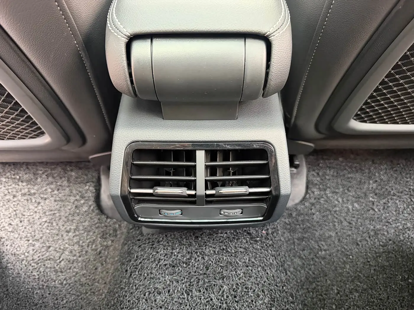 Audi Q3 2022 — Şəkil 14/19