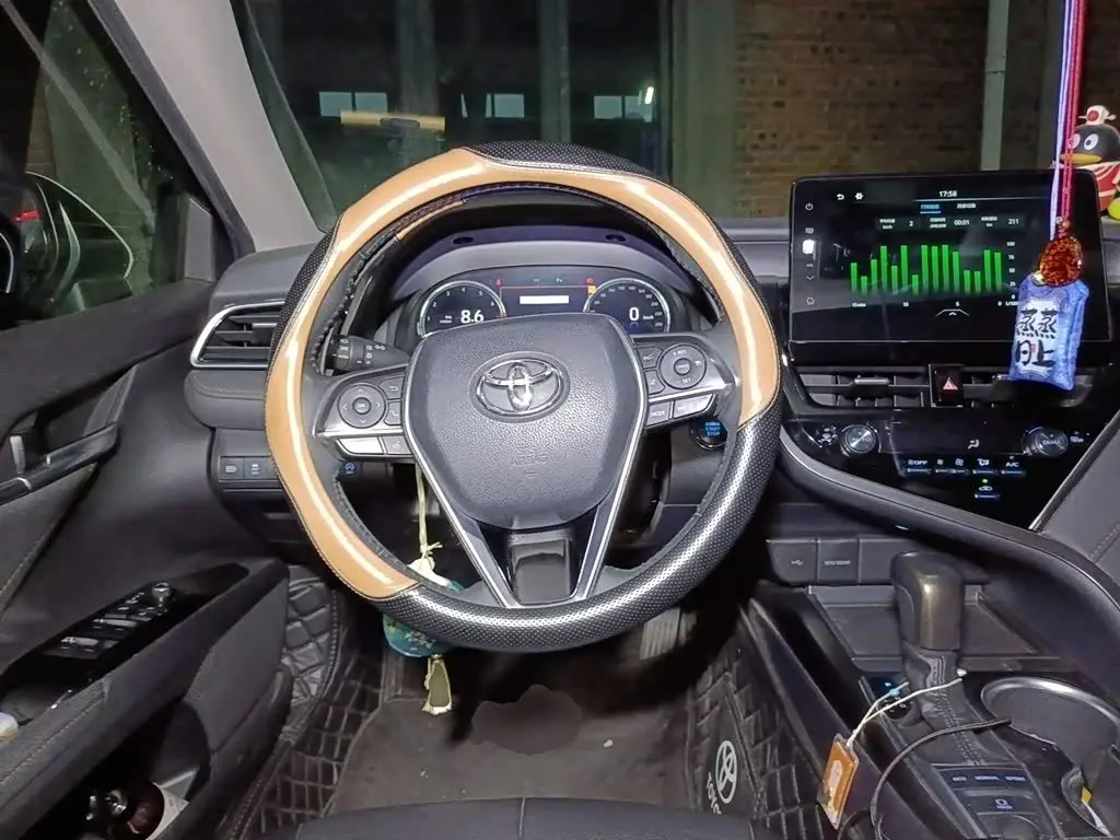 Toyota Camry 2021 — Photo 6/20