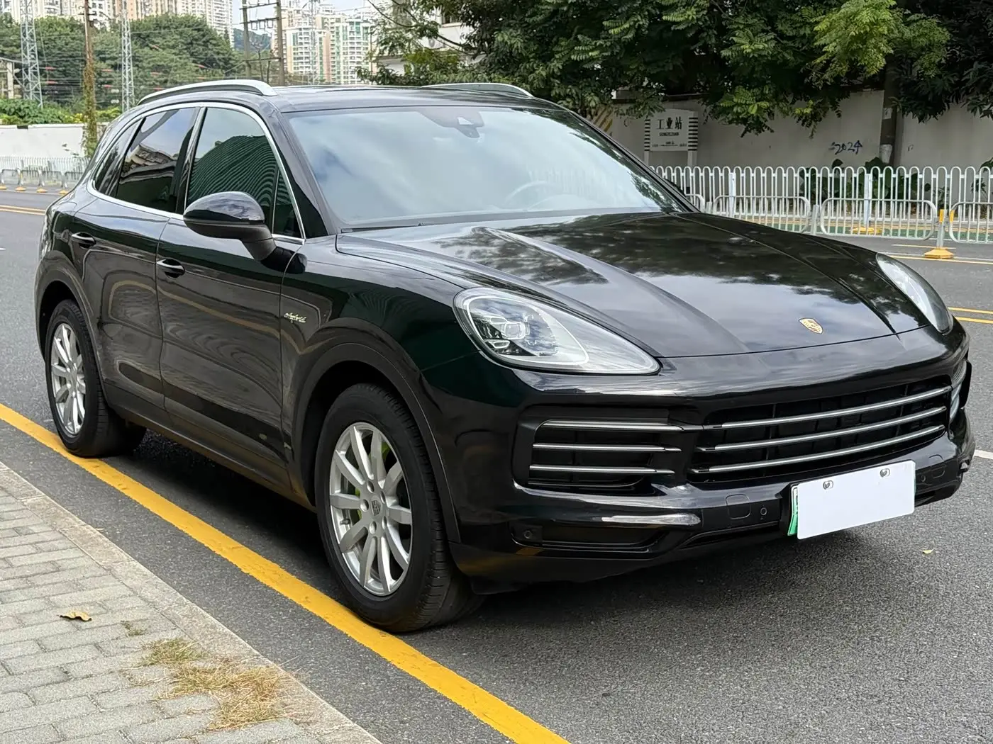 Porsche Cayenne New Energy 2019 — Photo 3/14