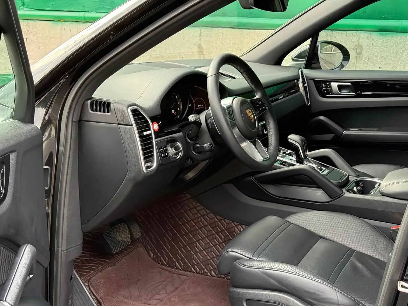 Porsche Cayenne New Energy 2019 — Photo 8/14