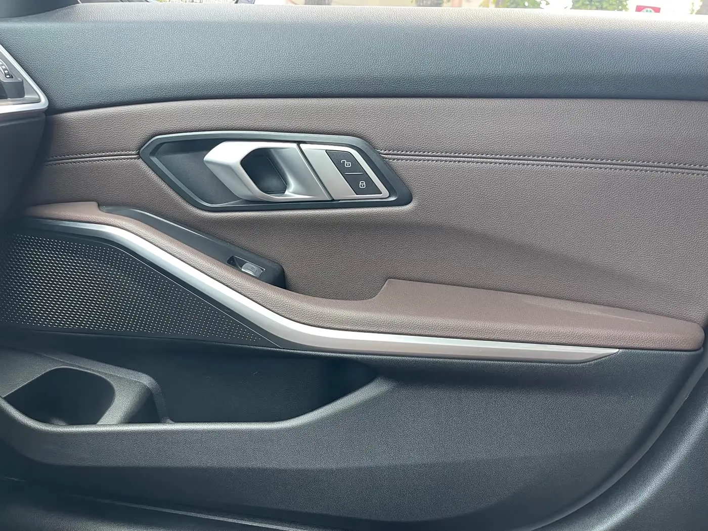 BMW 3 Series 2023 — Photo 15/20