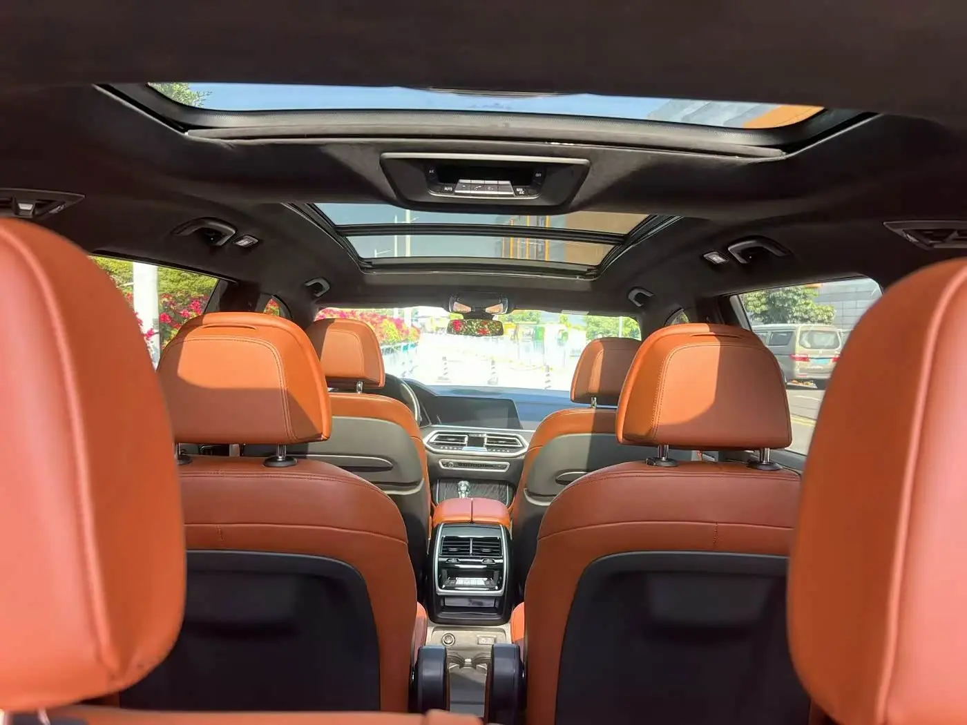 BMW X7 2020 — Photo 8/9