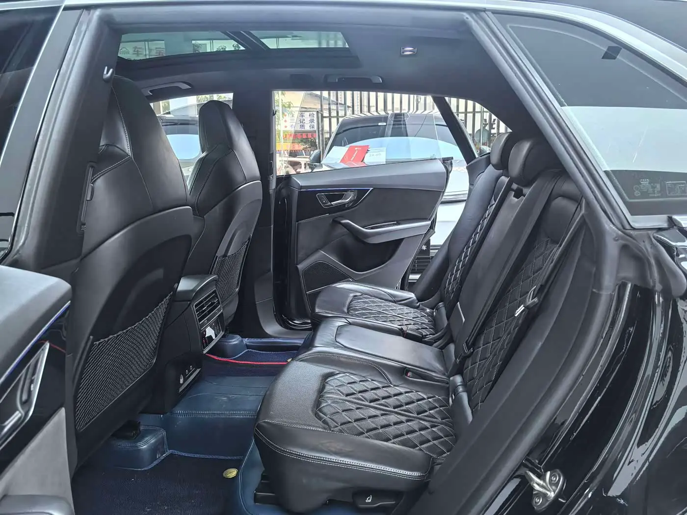 Audi Q8 2022 — Photo 10/15