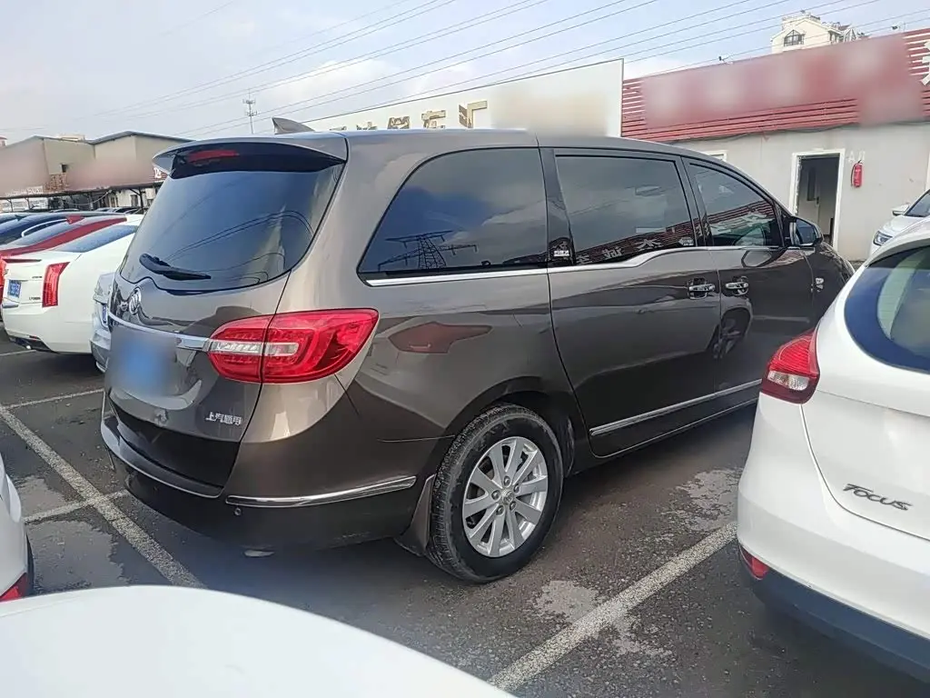 Buick GL8 2018 — Photo 7/15