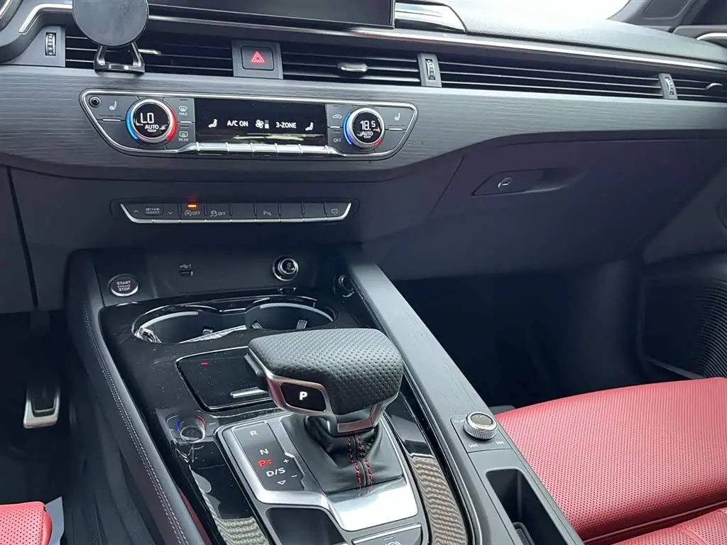 Audi A4L 2025 — Şəkil 17/20