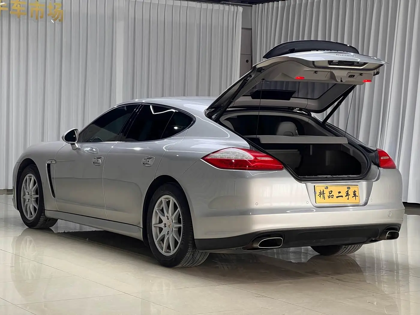 Porsche Panamera 2012 — Photo 8/16