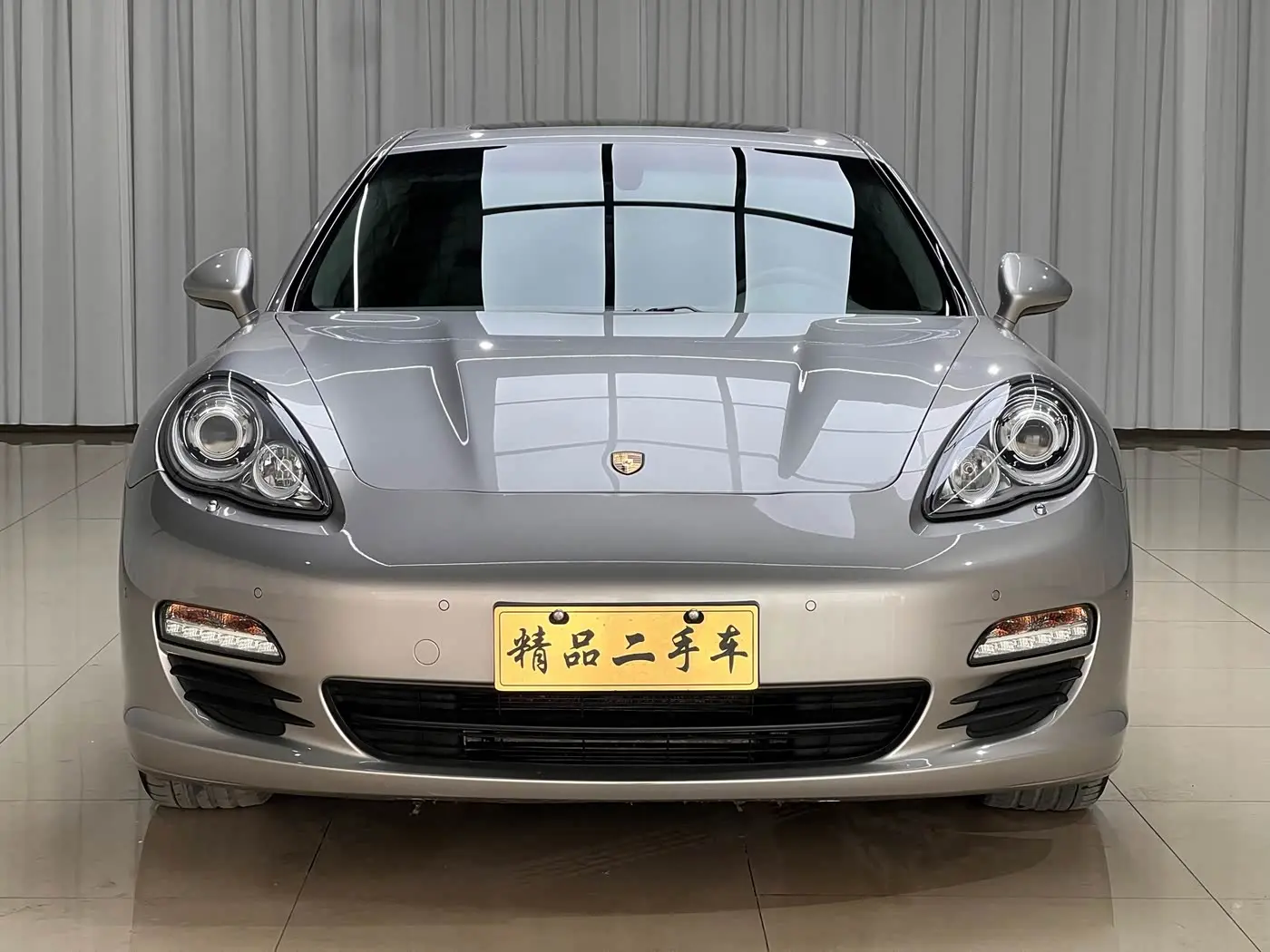 Porsche Panamera 2012 — Photo 2/16