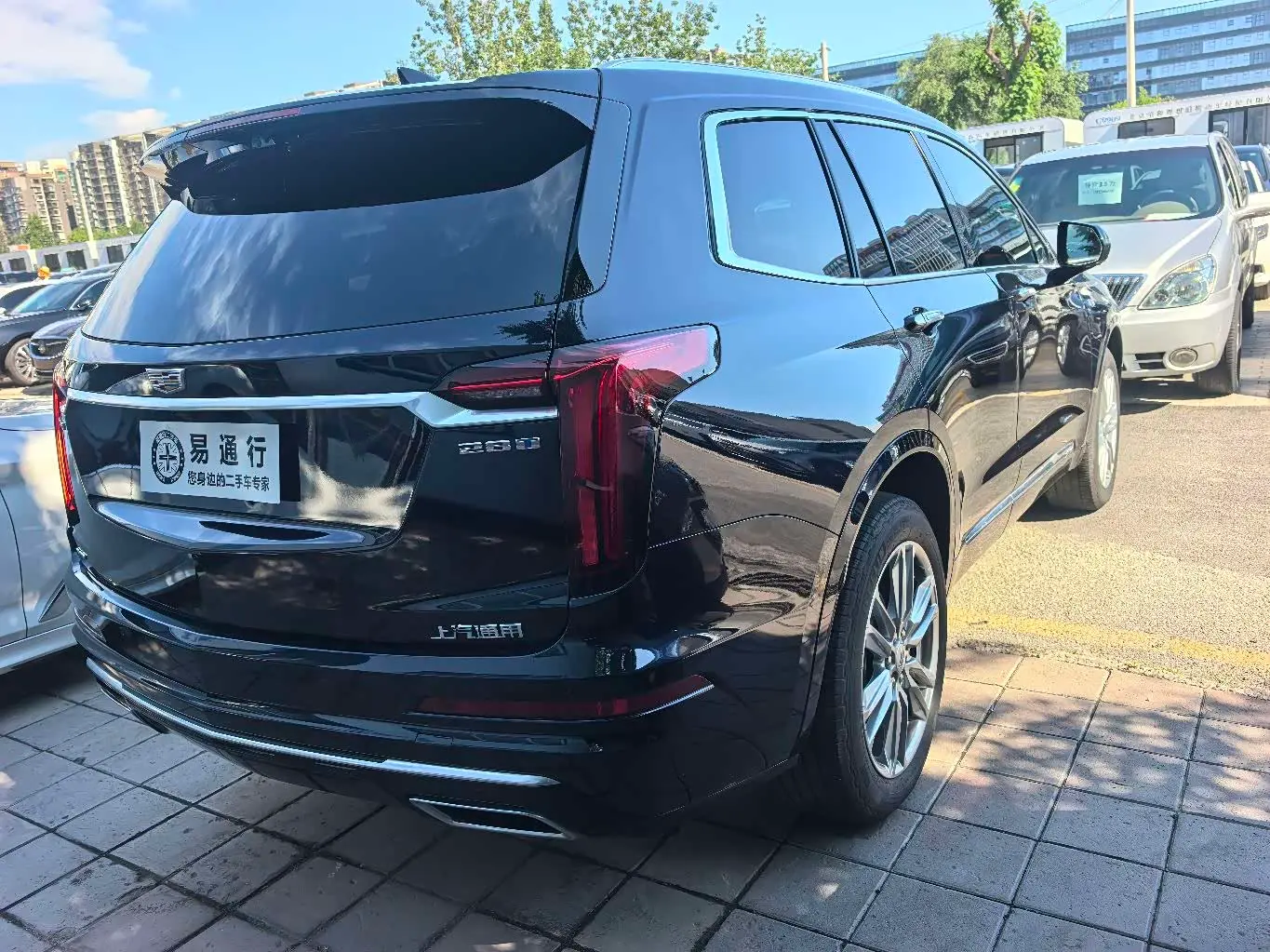Cadillac XT6 2022 — ფოტო 19/20