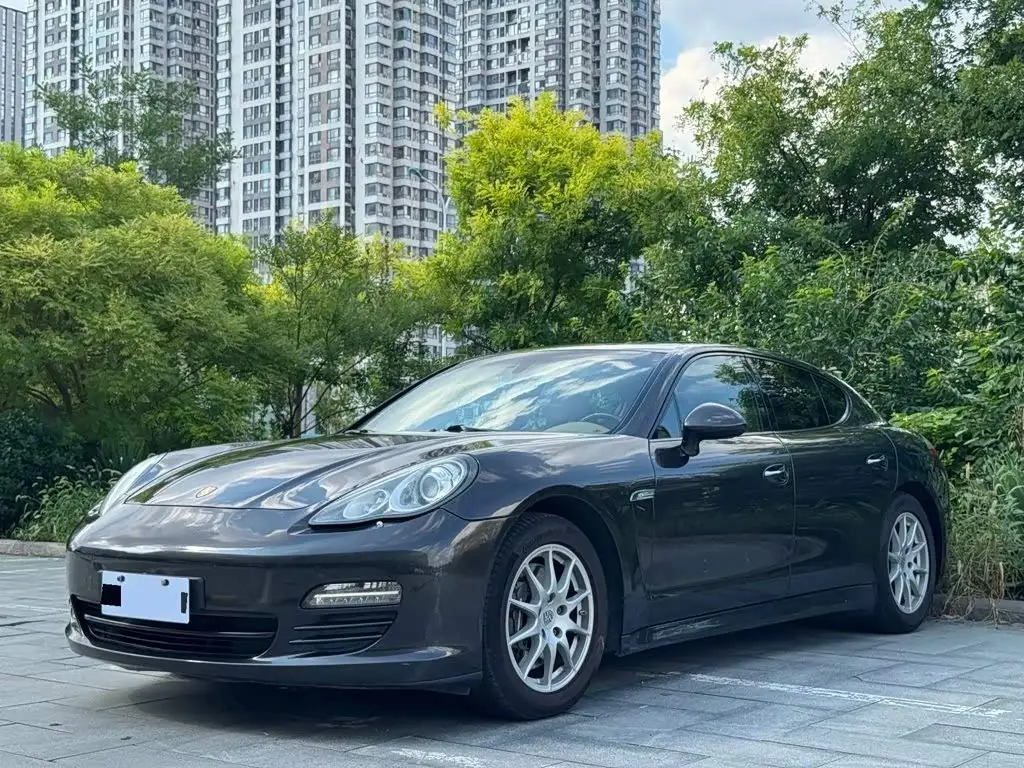 Porsche Panamera 2012 — Photo 1/11