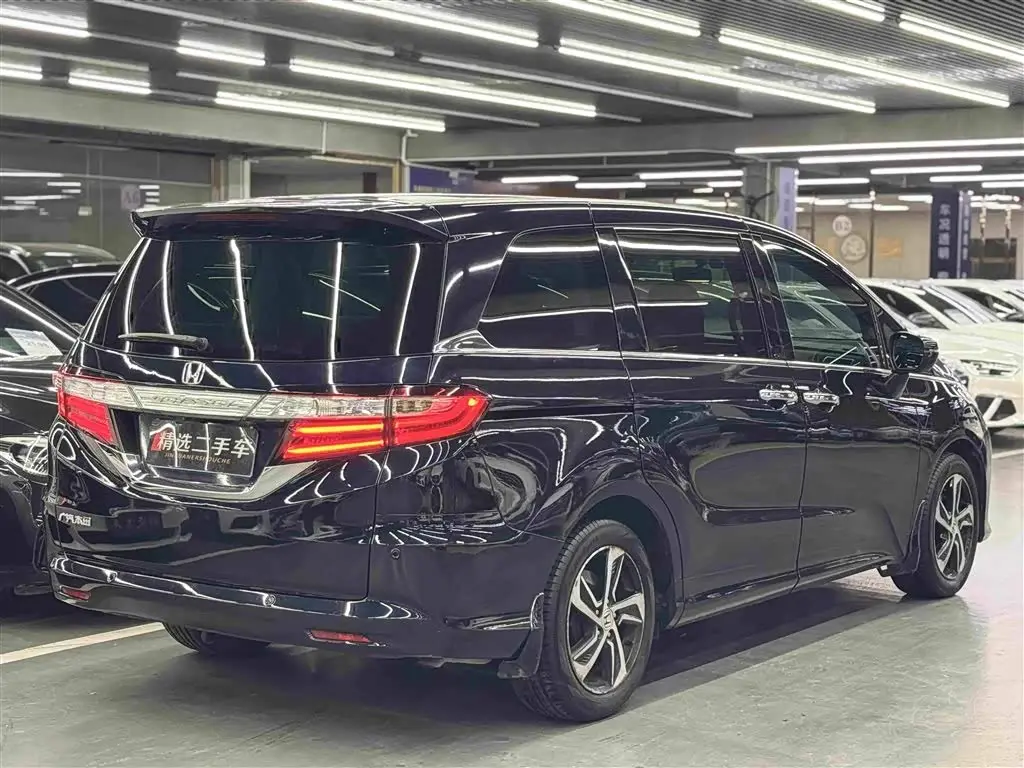 Honda Odyssey 2017 — Photo 19/20