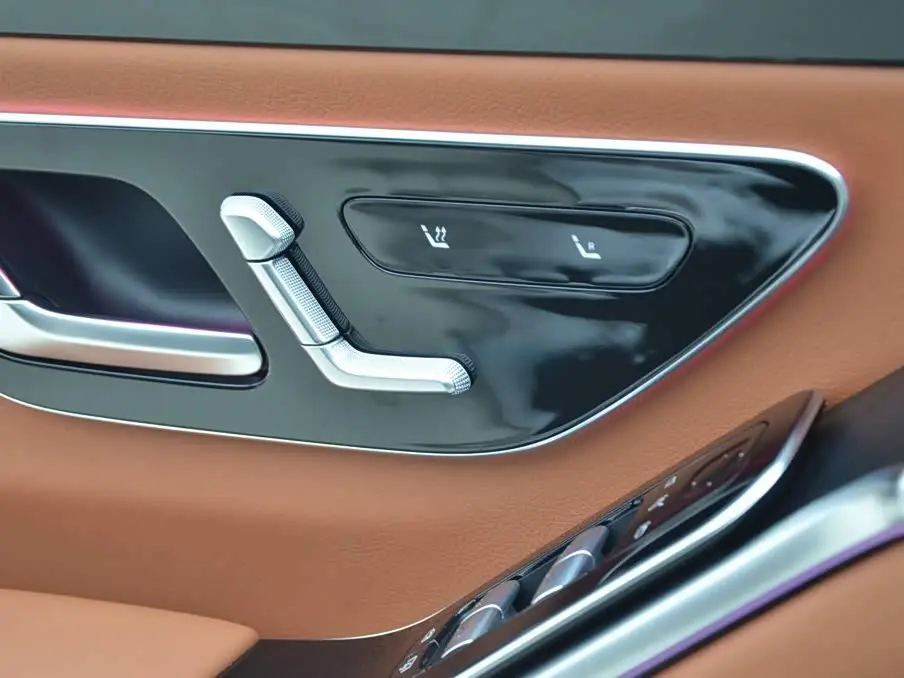 Mercedes-Benz S-Class 2025 — Photo 11/14