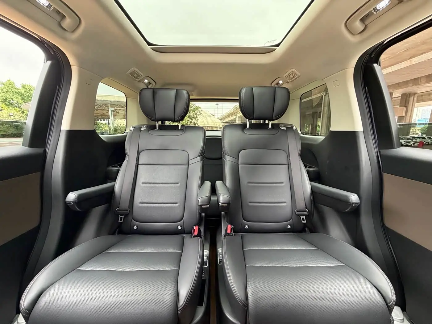 GAC Trumpchi Trumpchi E8 NEV 2023 — Фото 9/19
